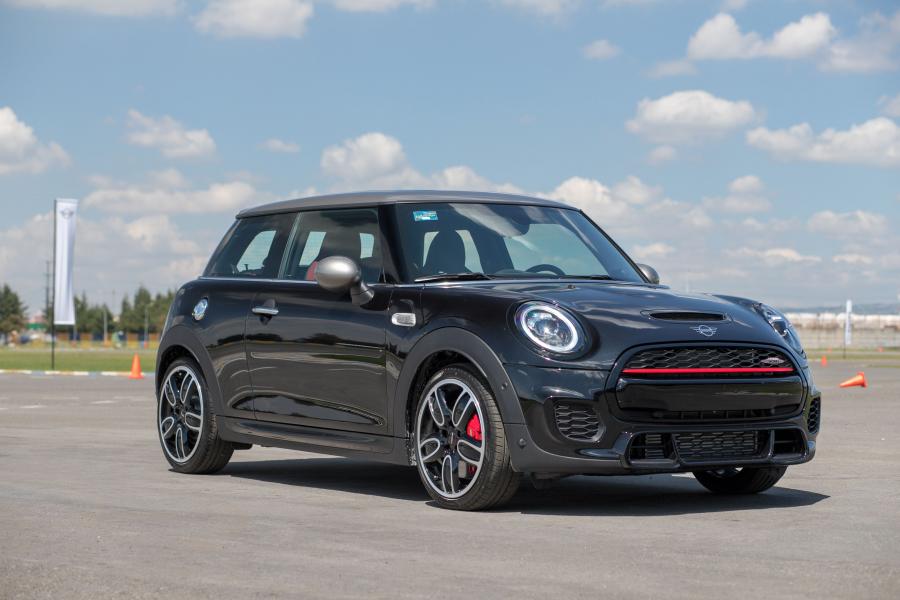  Mini John Cooper Works Silver Edition (F56) 2018 года  (LA) (фото 1 из 15)